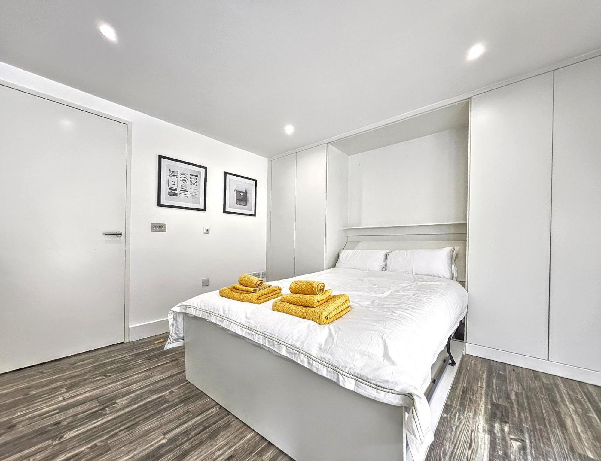 City Waterside, Old Street, Angel, Entire Private Apartment Londra Esterno foto